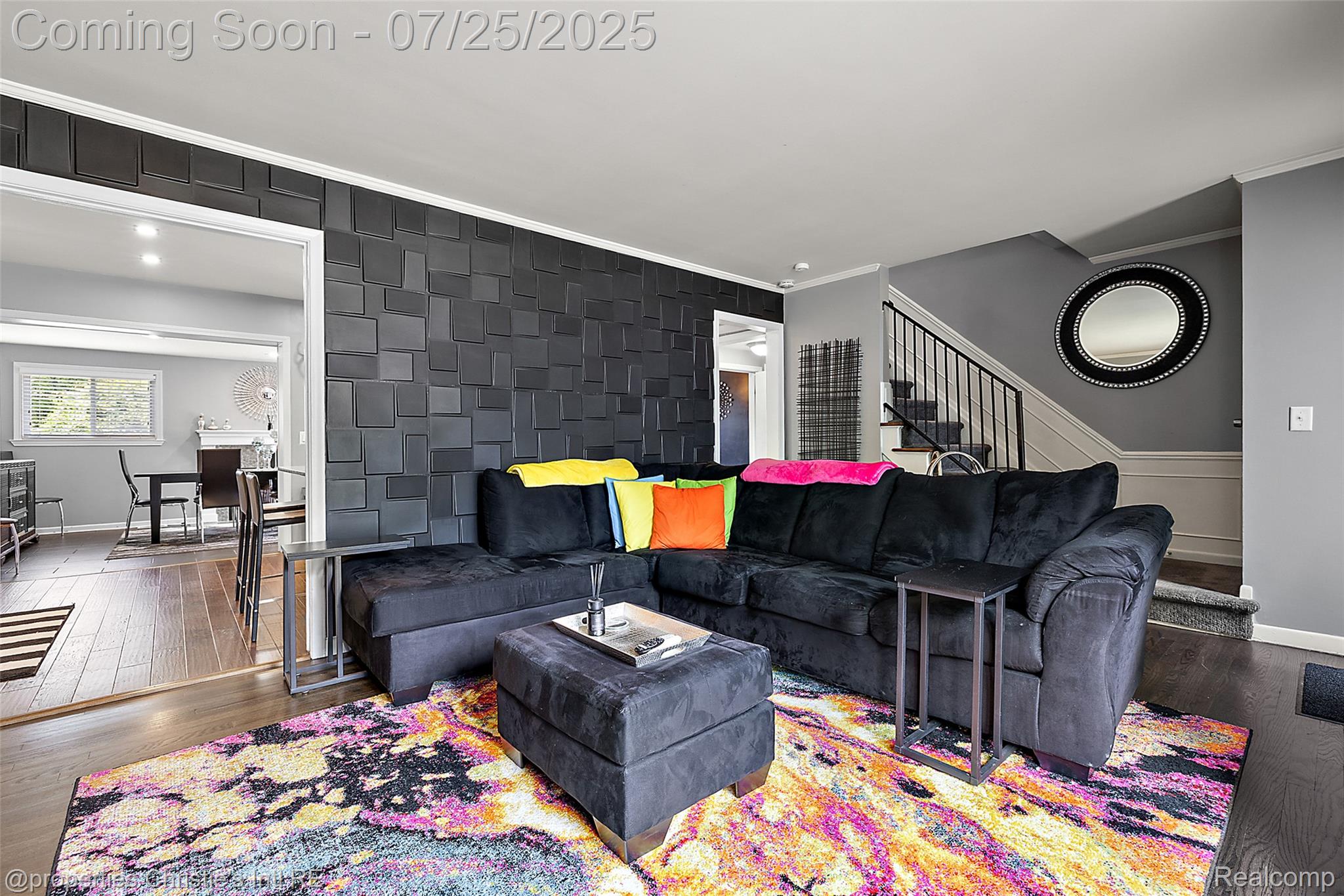 2023 Roslyn Road