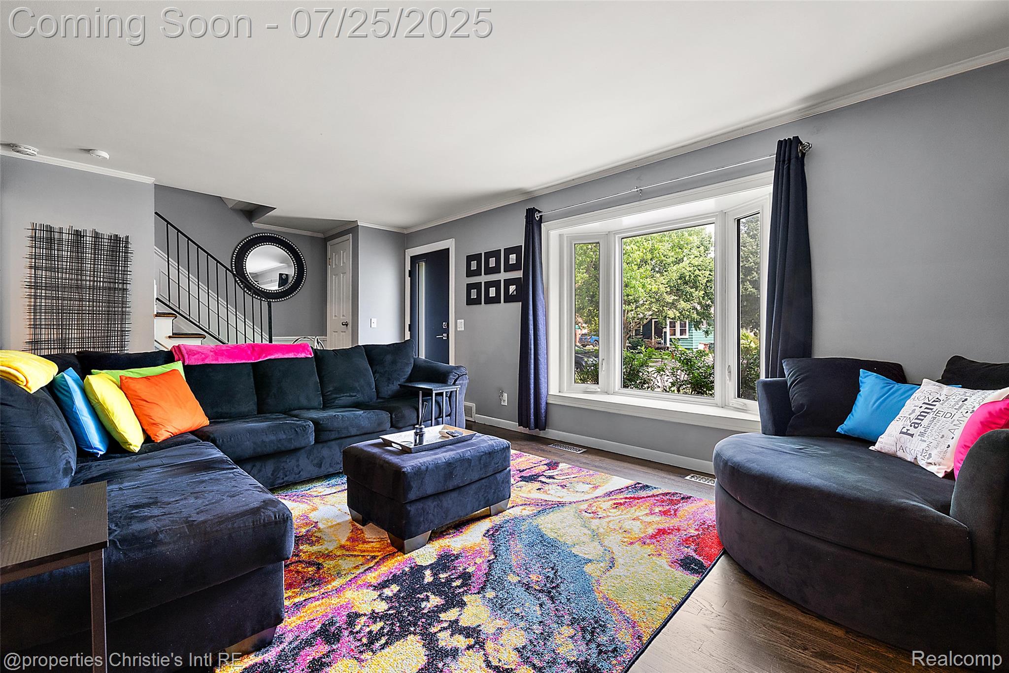 2023 Roslyn Road