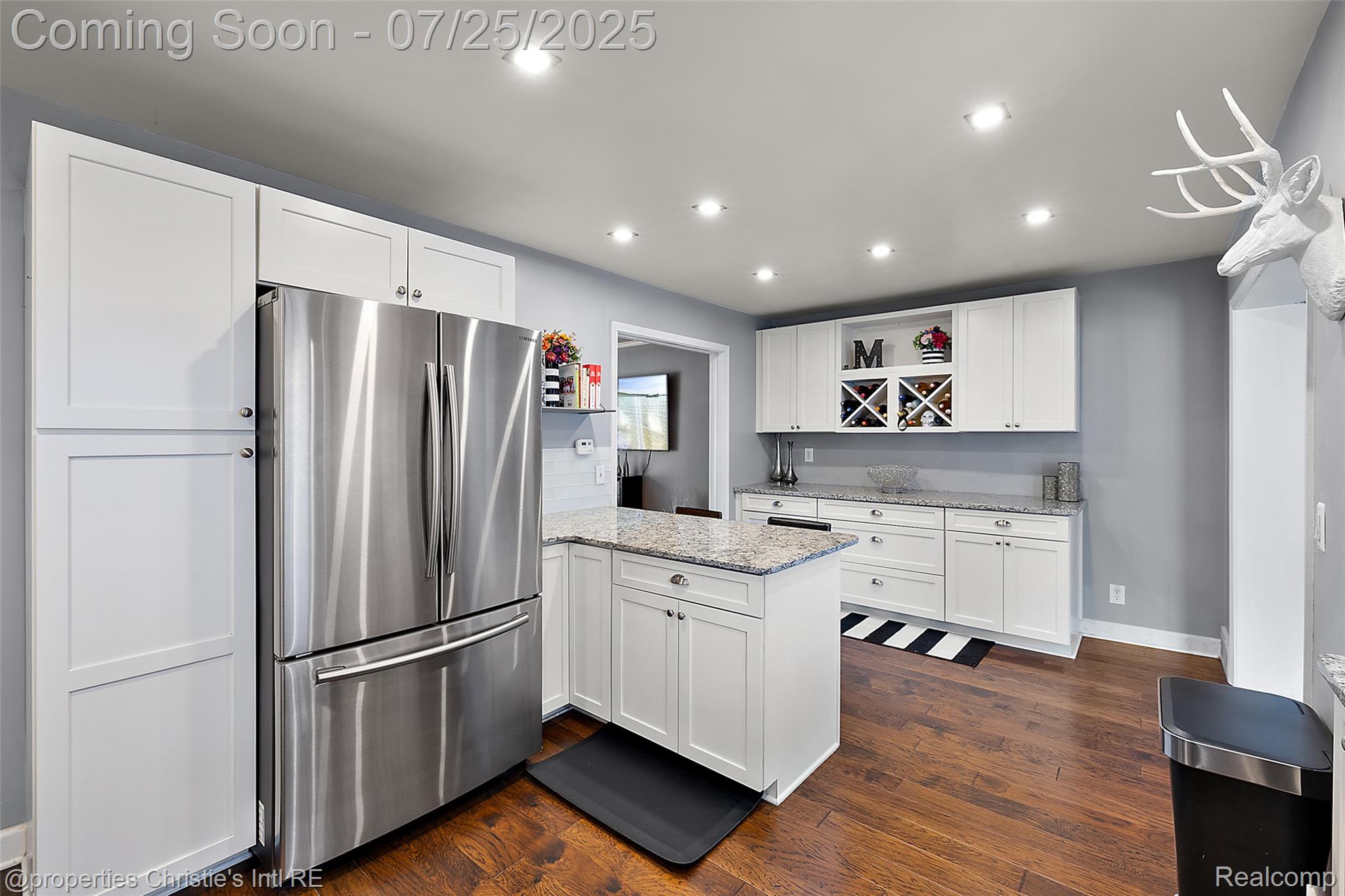 2023 Roslyn Road