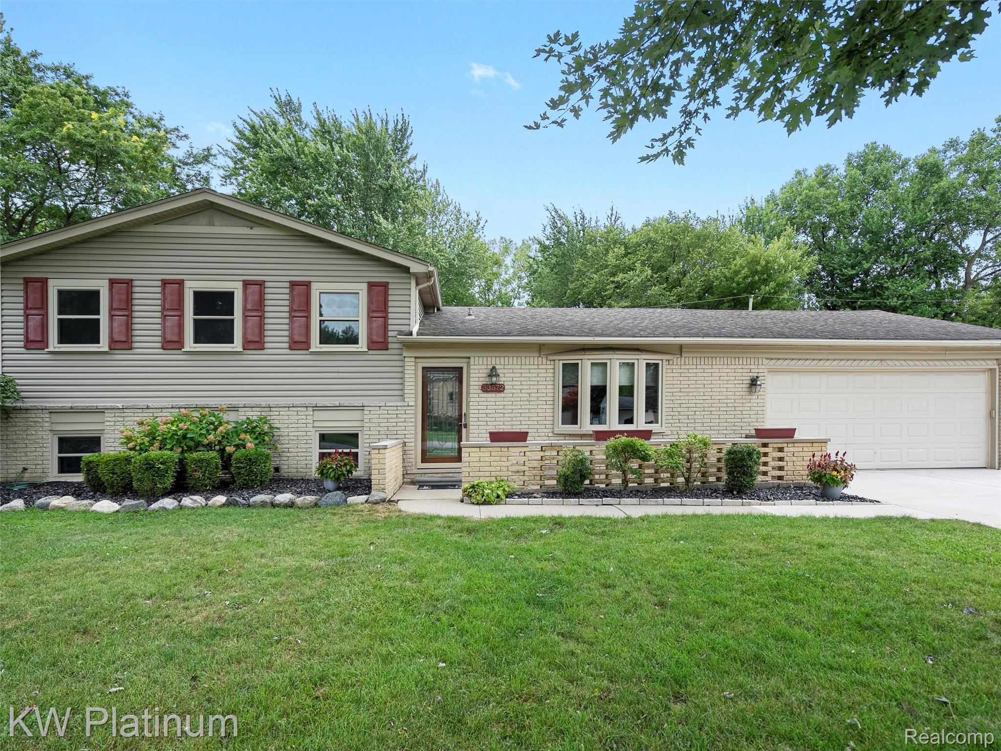 33572 Roselawn Street