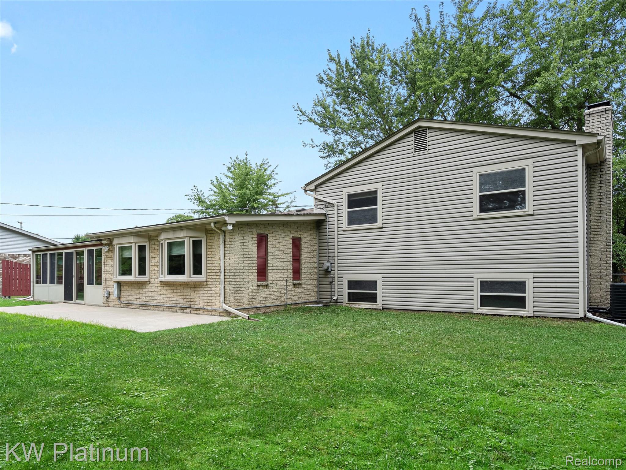 33572 Roselawn Street