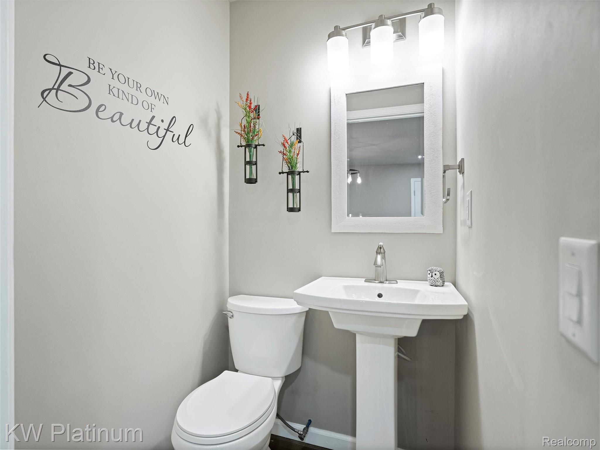 33572 Roselawn Street