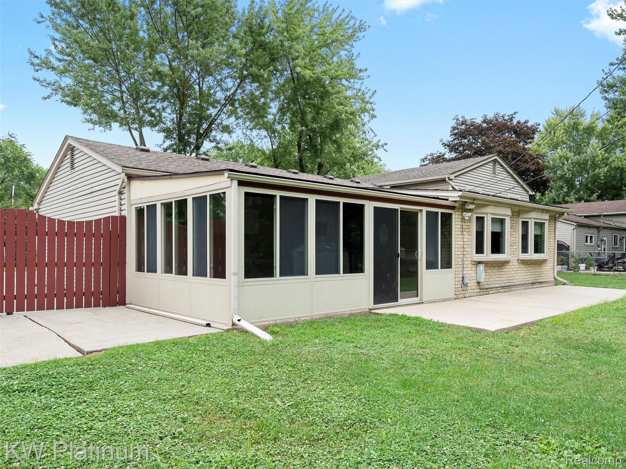 33572 Roselawn Street