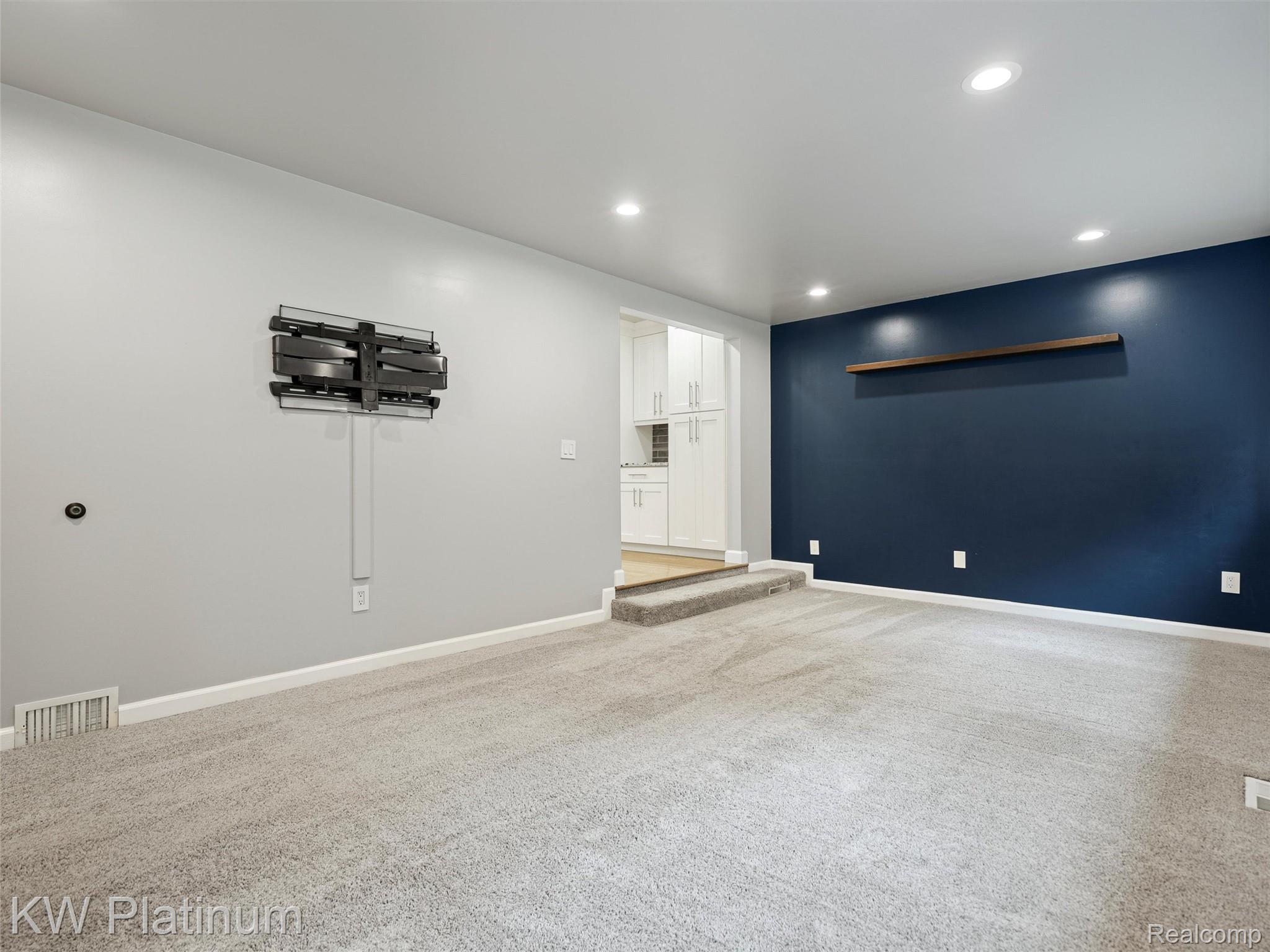 33572 Roselawn Street