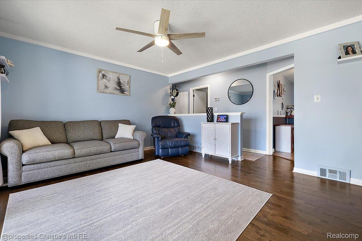 21330 Timberidge Street