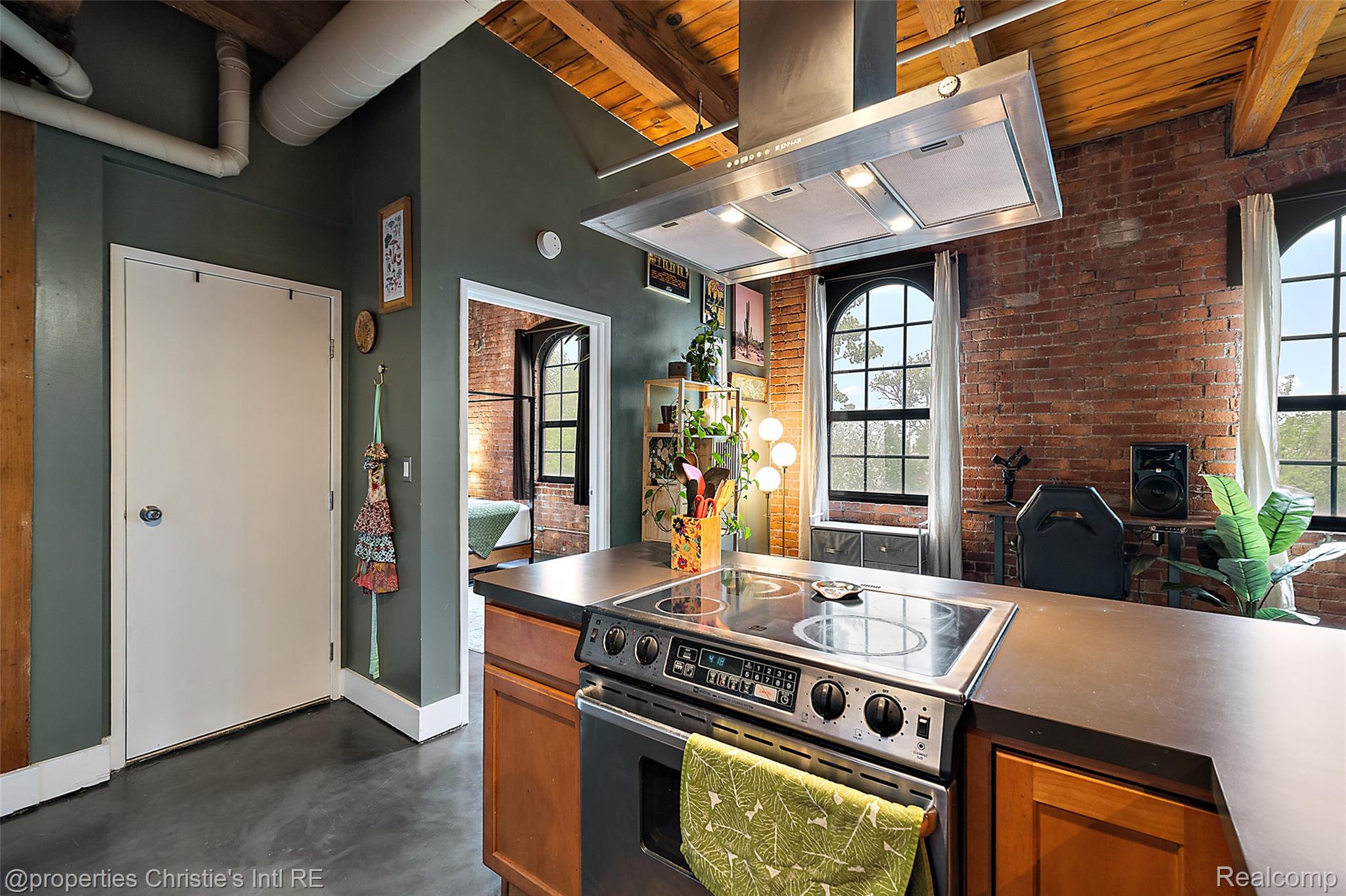 6533 E Jefferson Avenue 312W