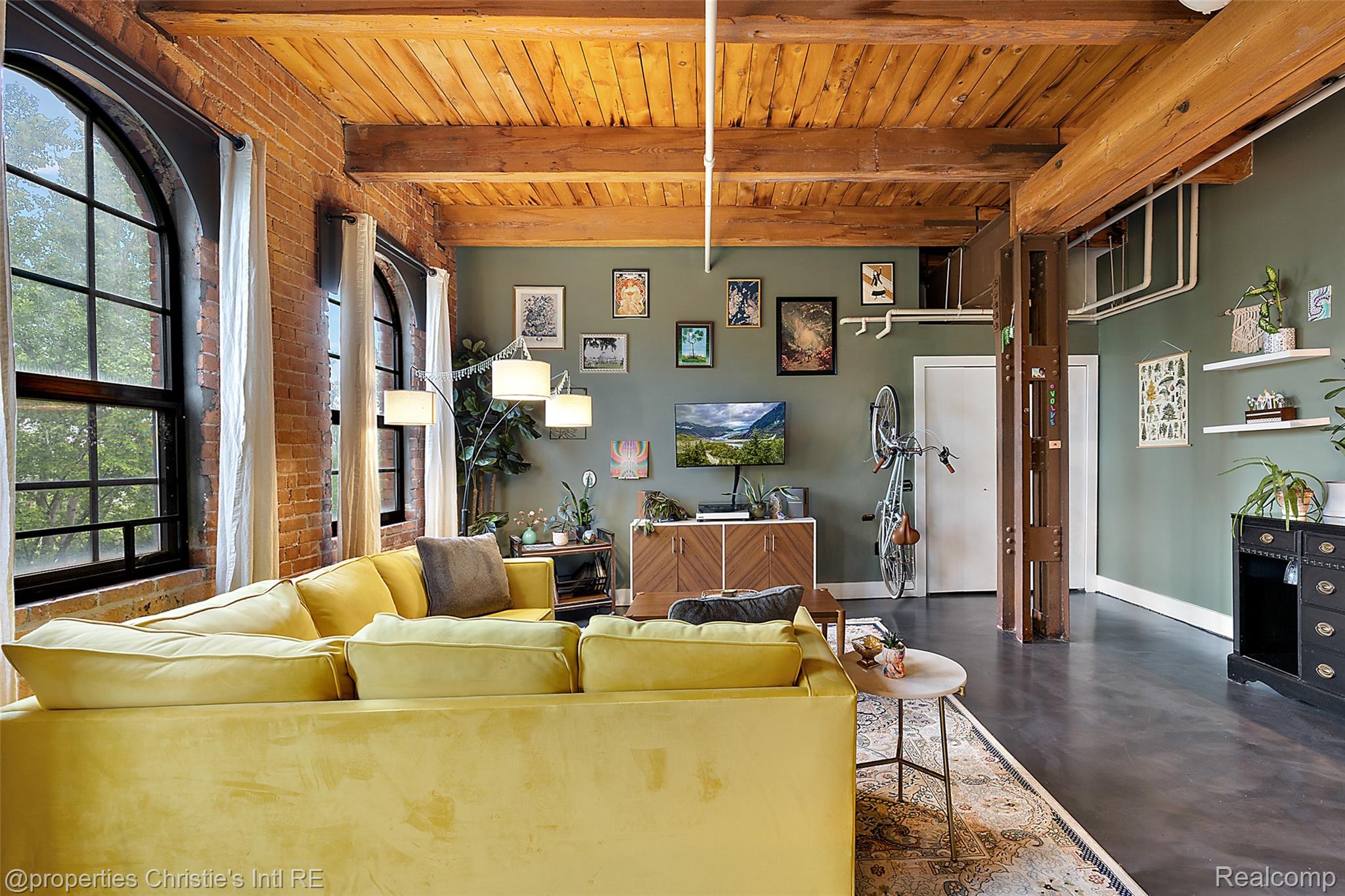 6533 E Jefferson Avenue 312W