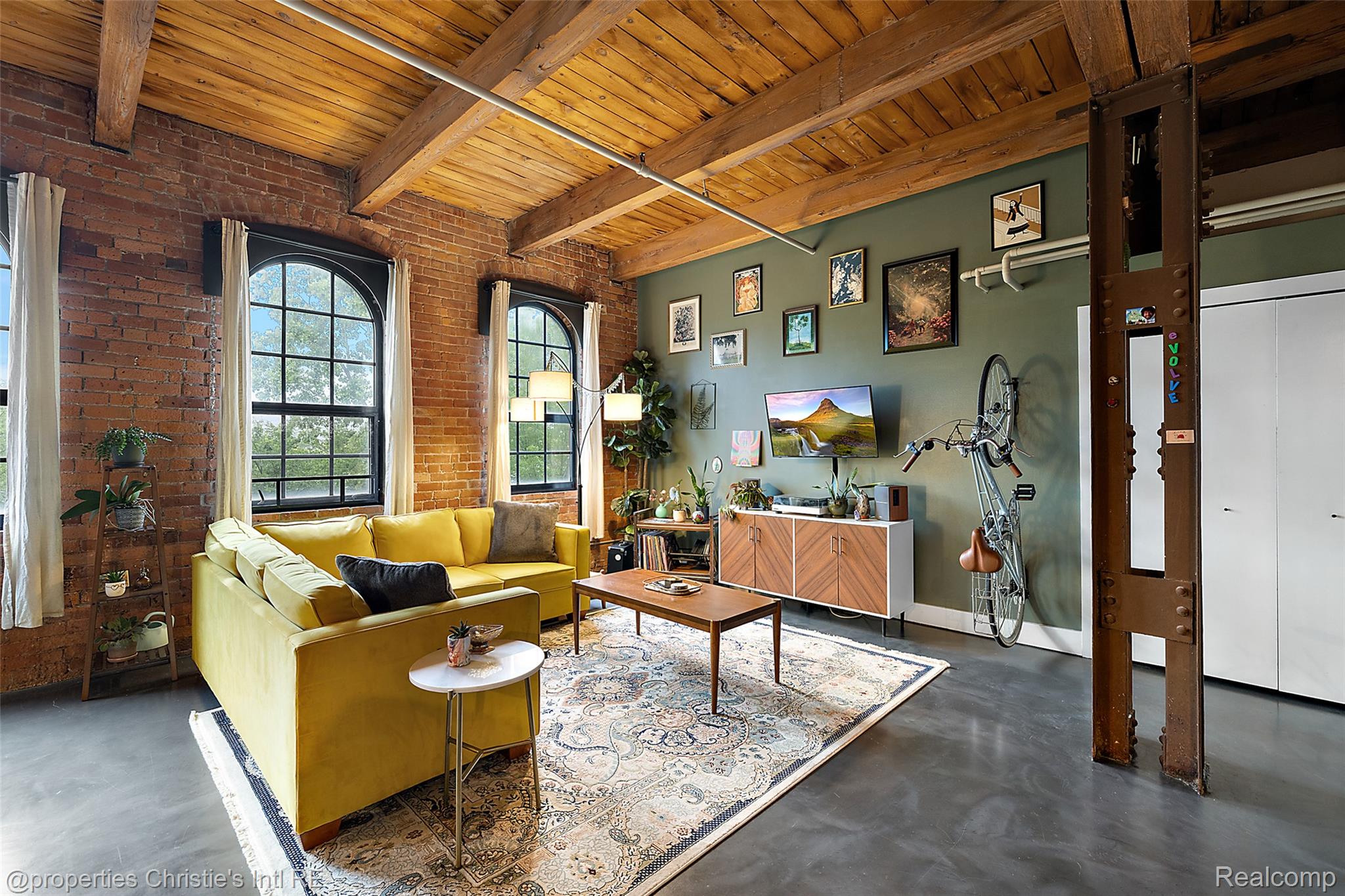 6533 E Jefferson Avenue 312W