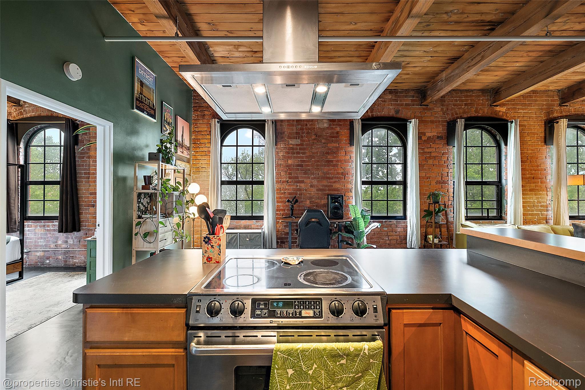 6533 E Jefferson Avenue 312W