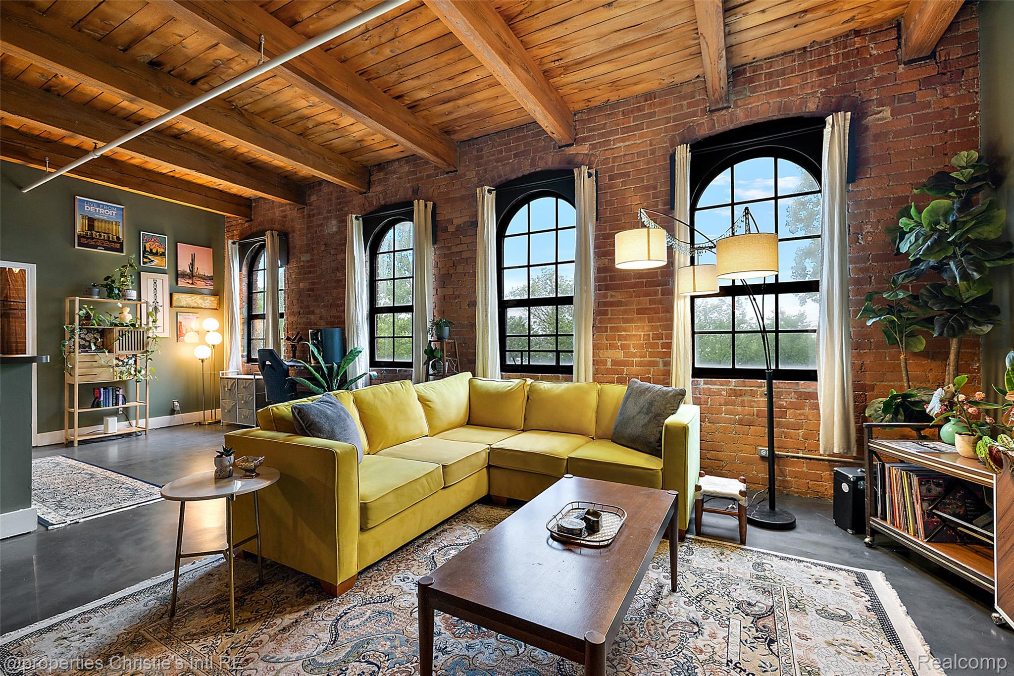 6533 E Jefferson Avenue 312W