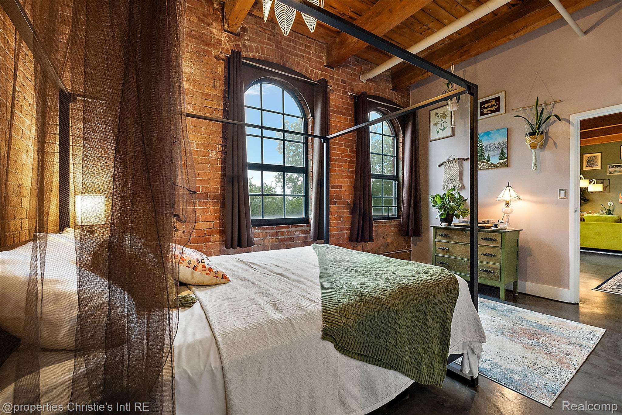 6533 E Jefferson Avenue 312W