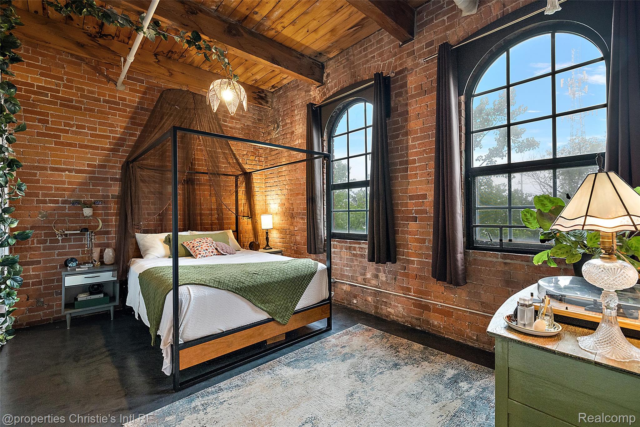 6533 E Jefferson Avenue 312W