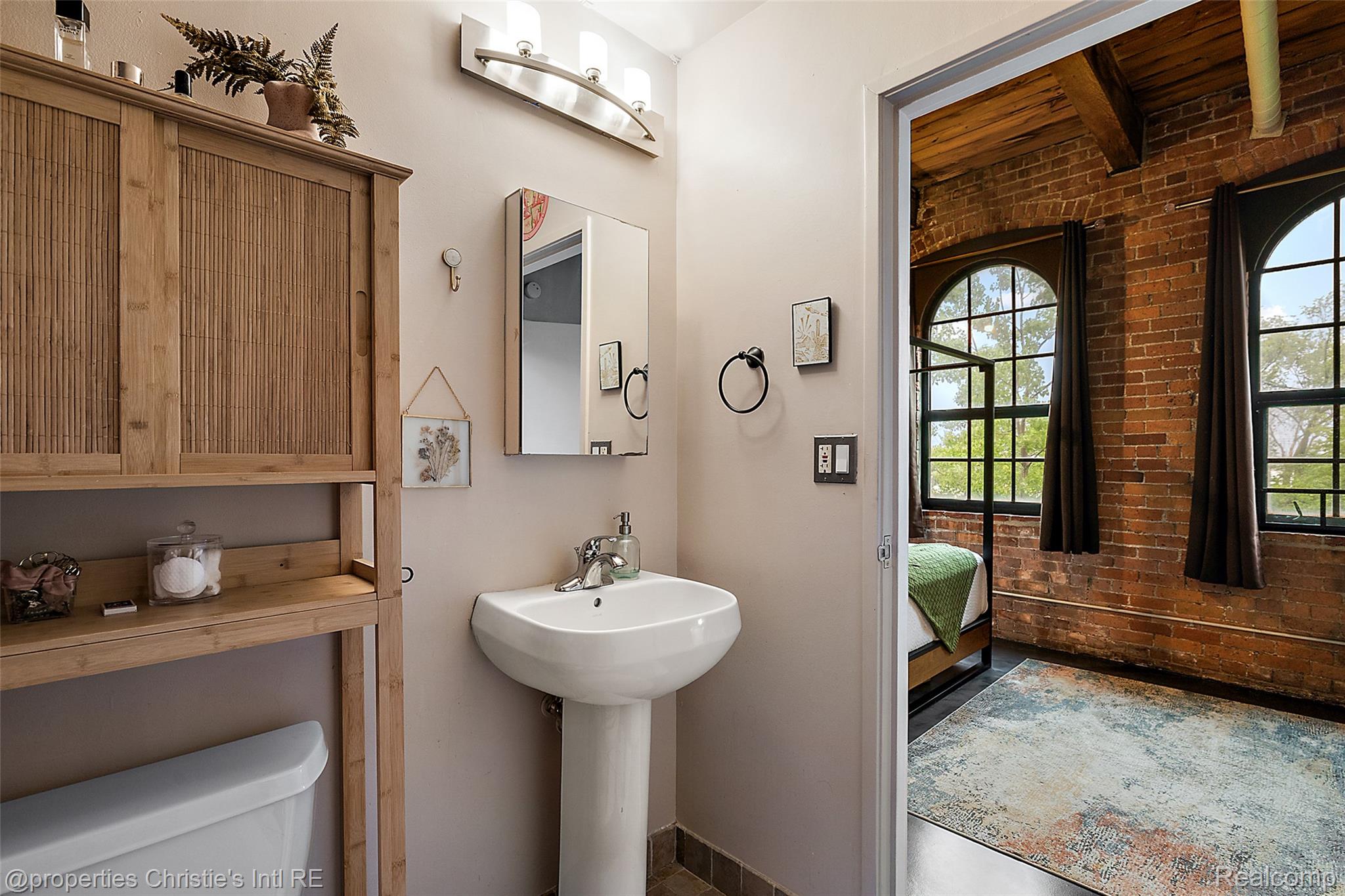 6533 E Jefferson Avenue 312W