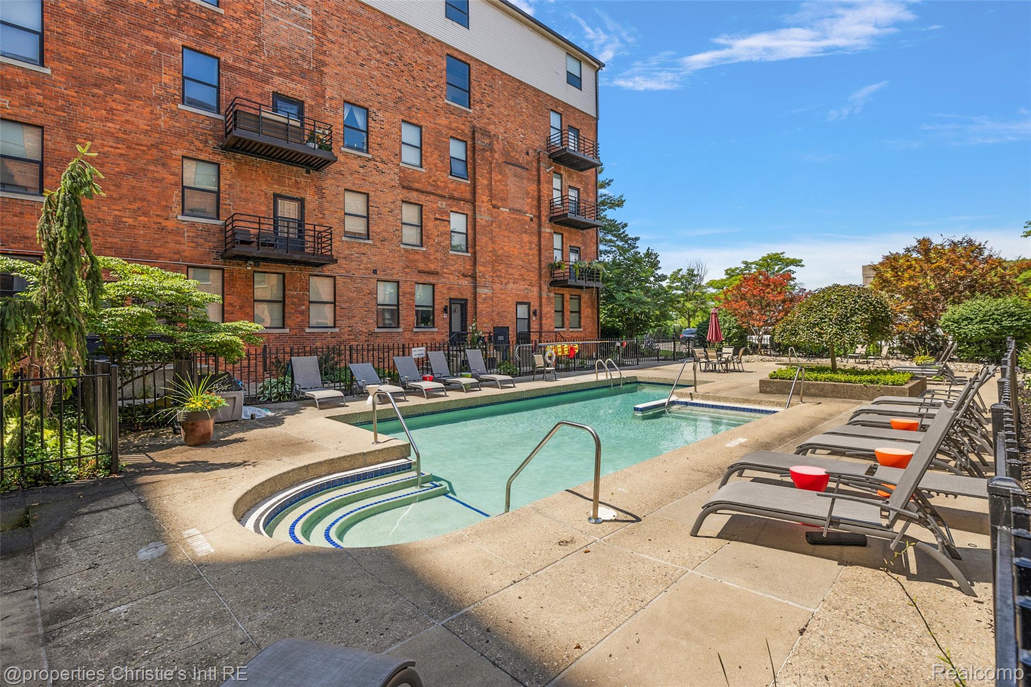 6533 E Jefferson Avenue 312W