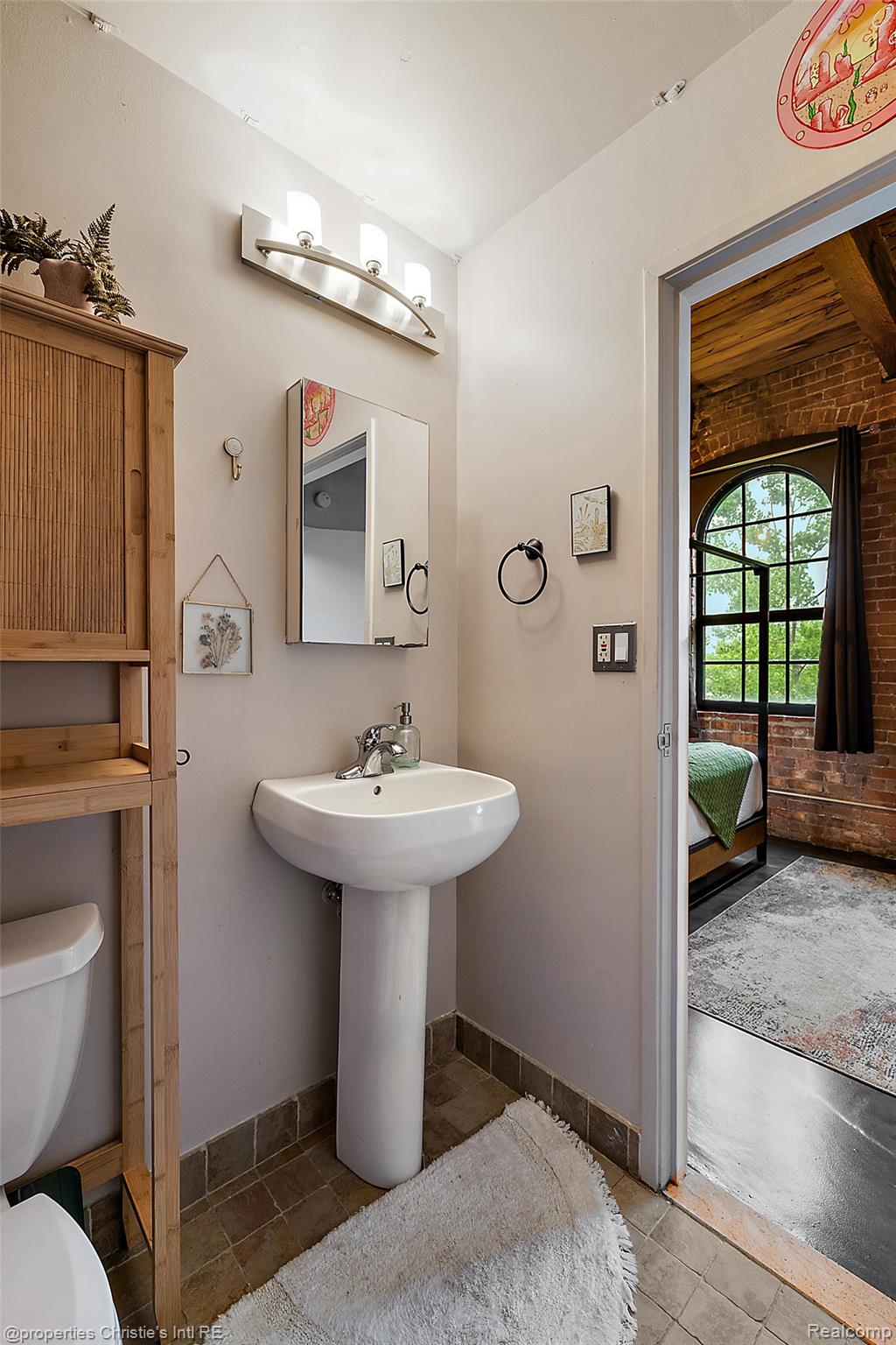 6533 E Jefferson Avenue 312W