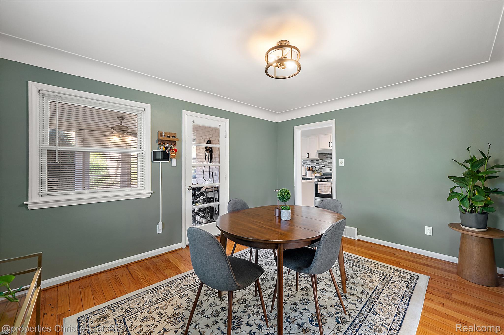 852 Harcourt Road