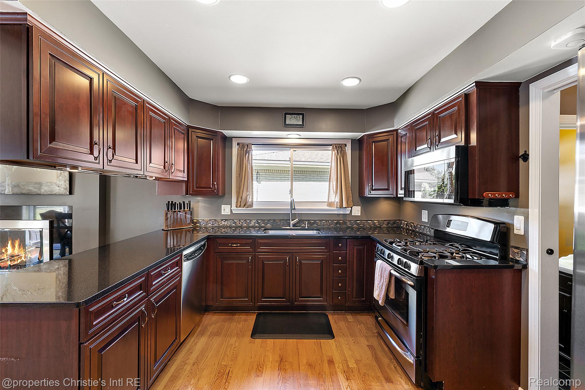 37655 Douglas Court