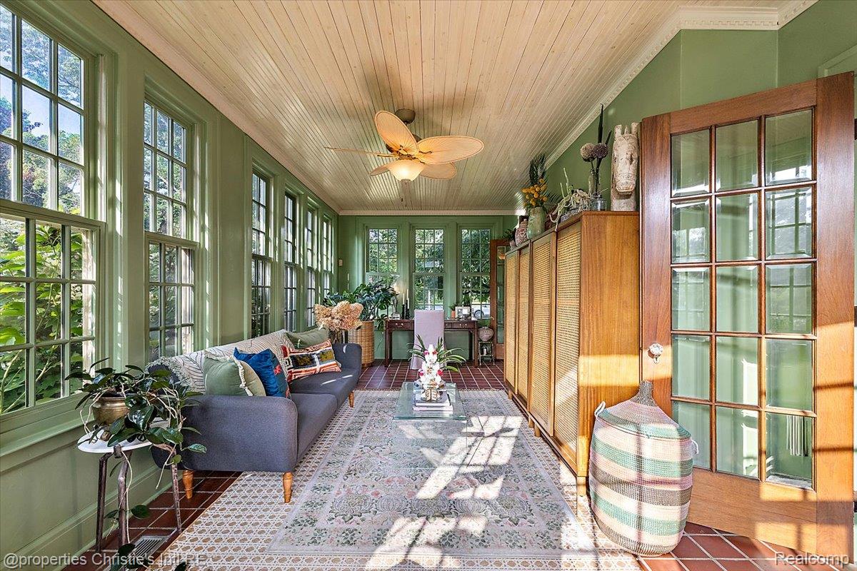1264 Buckingham Road