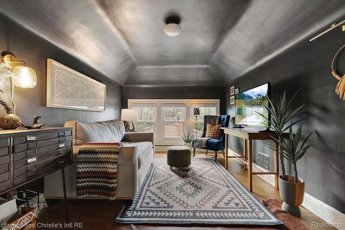 1264 Buckingham Road