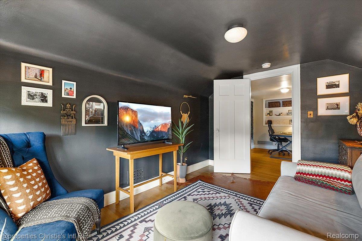 1264 Buckingham Road