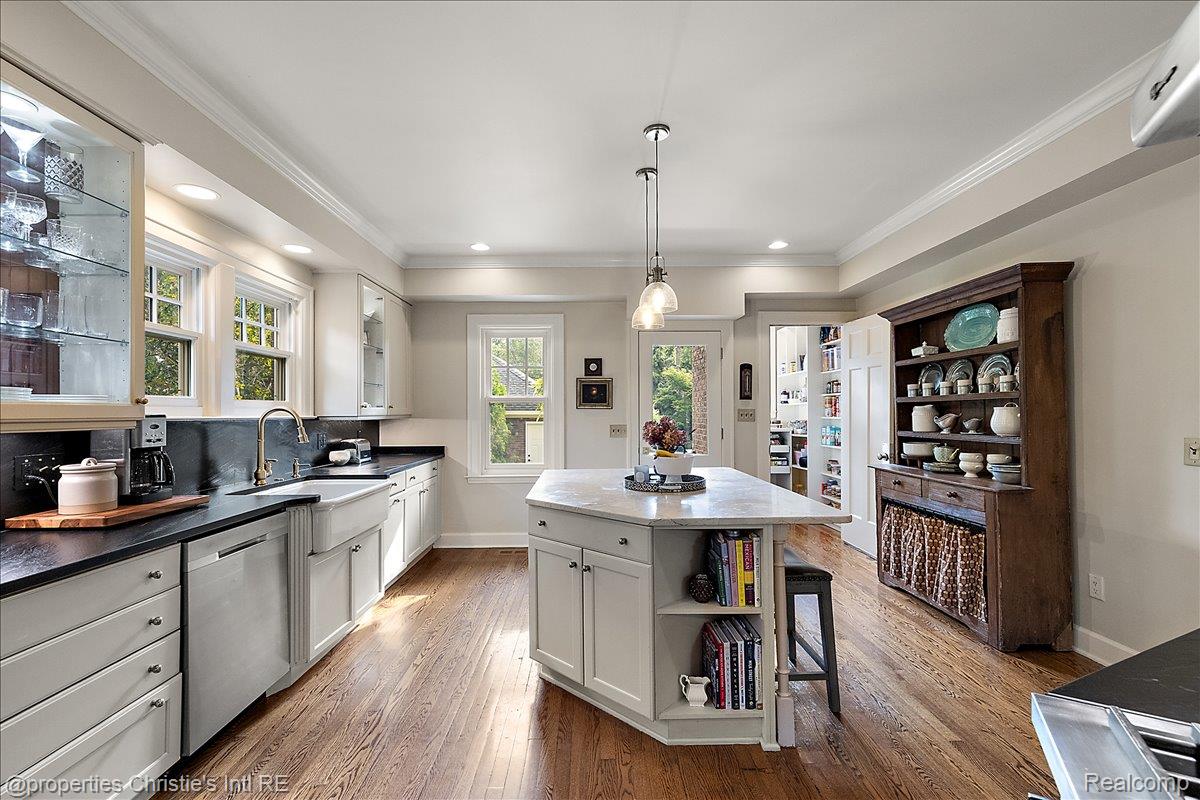 1264 Buckingham Road