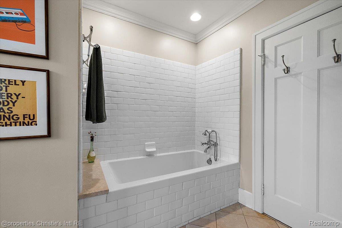 1264 Buckingham Road