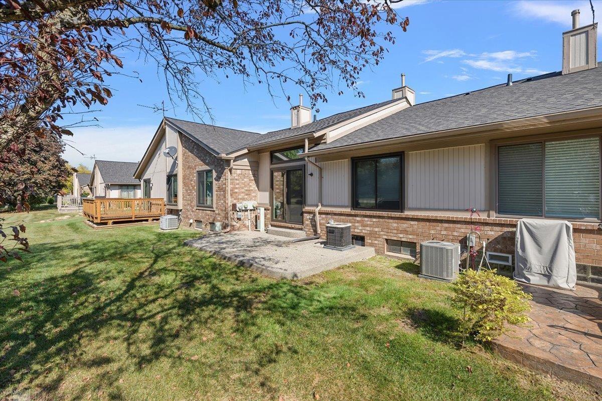 38797 Windmill Pointe Drive