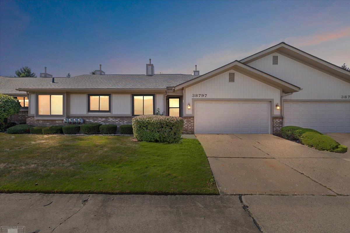 38797 Windmill Pointe Drive
