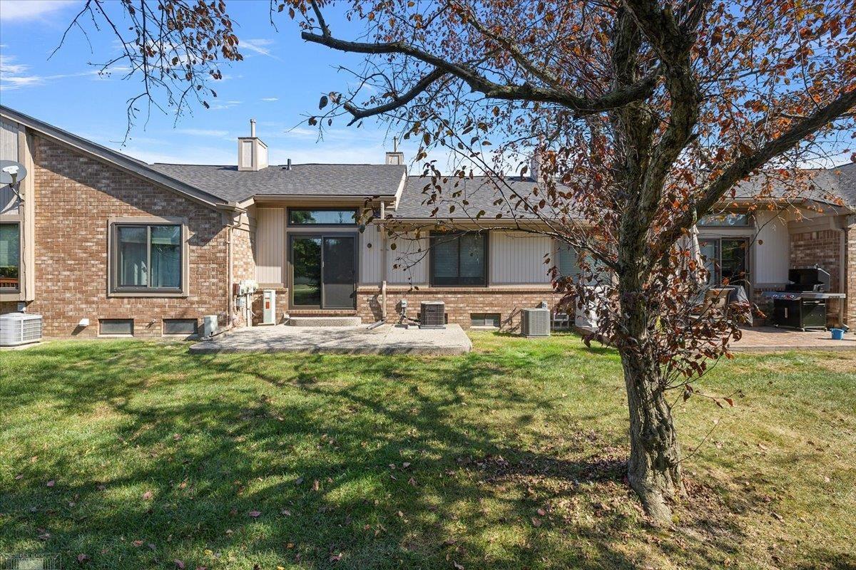 38797 Windmill Pointe Drive