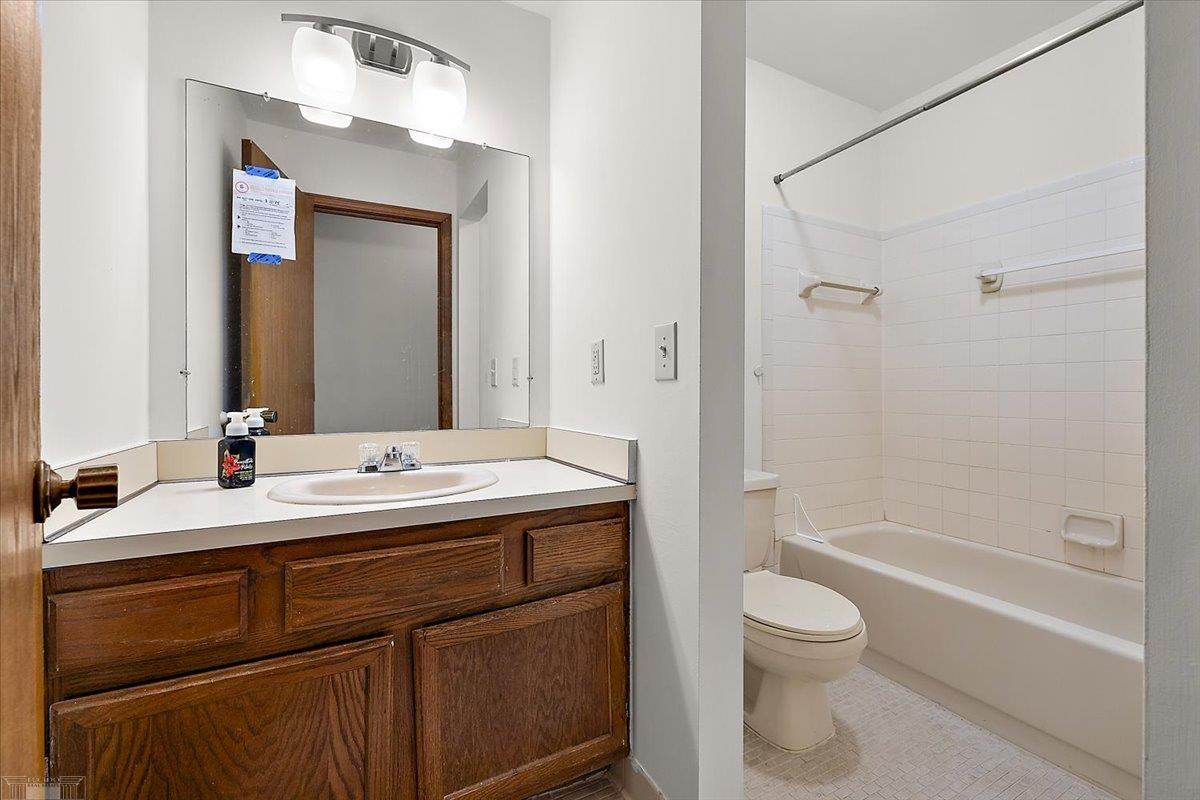 38797 Windmill Pointe Drive