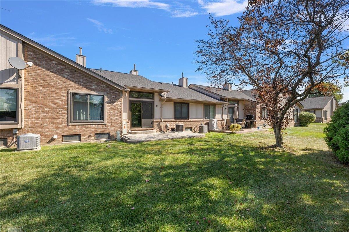 38797 Windmill Pointe Drive