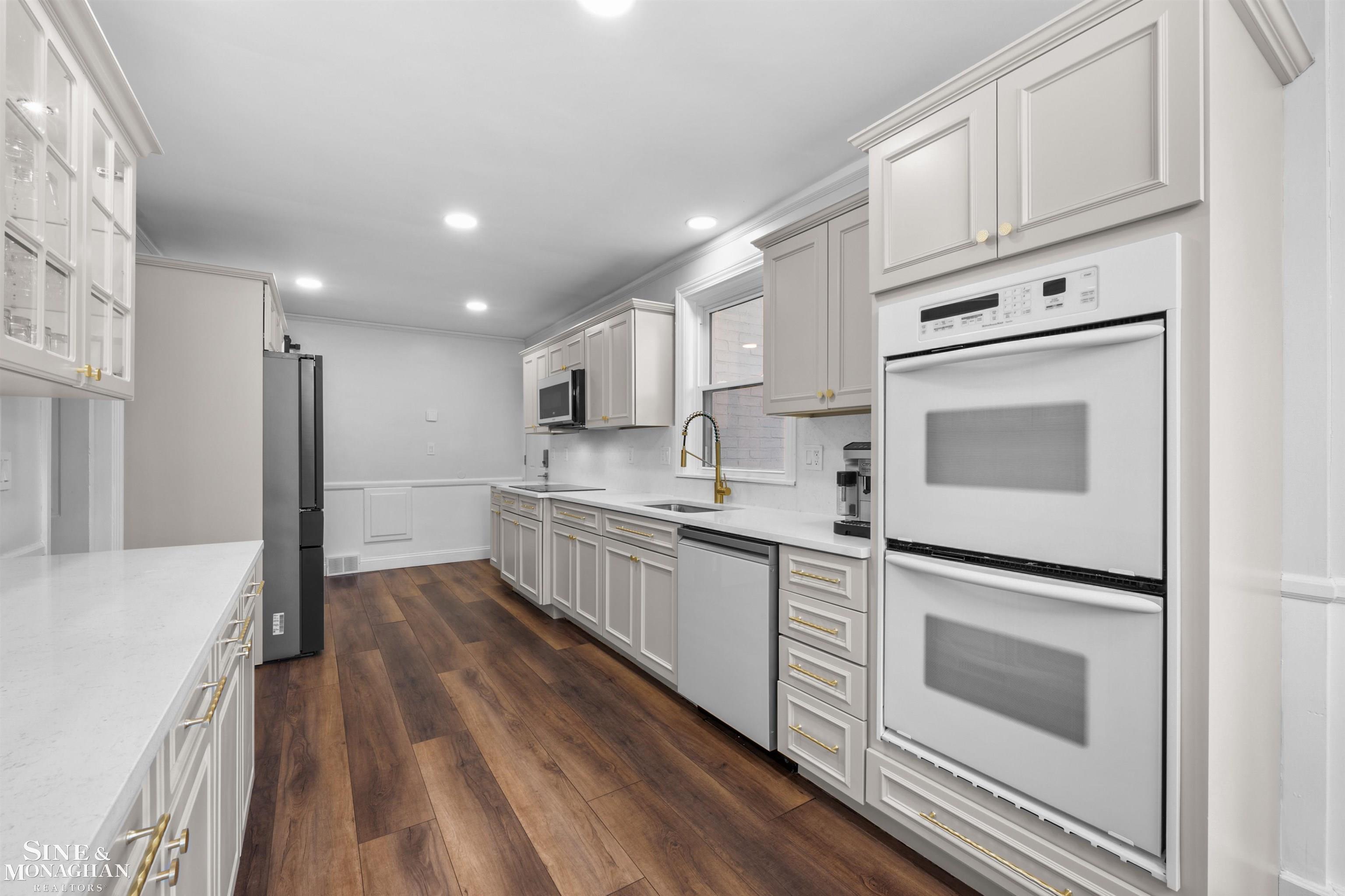 652 Pemberton Road