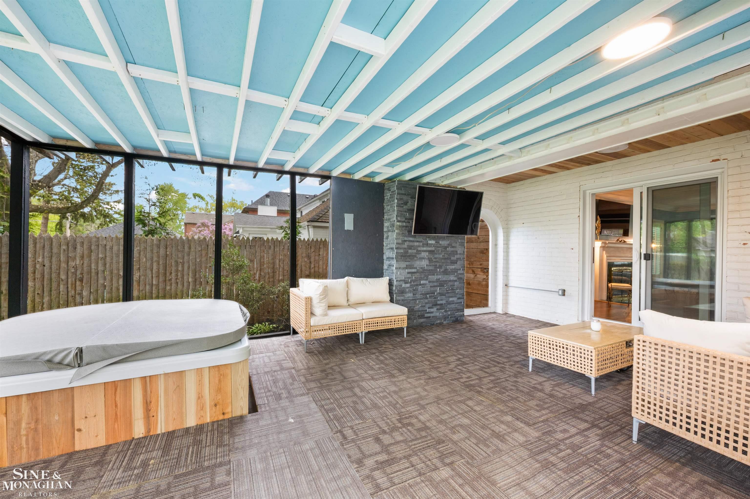 652 Pemberton Road