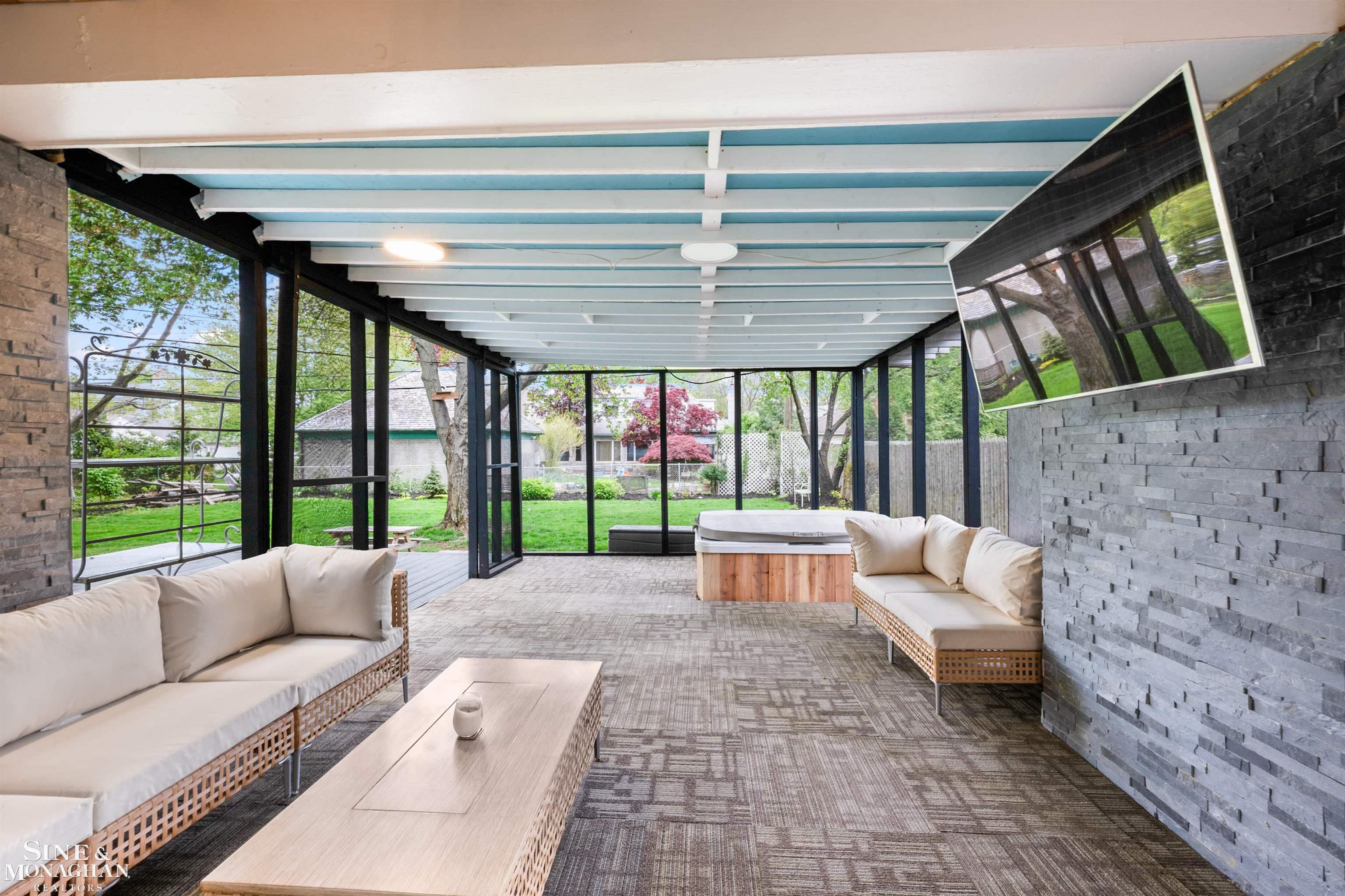 652 Pemberton Road