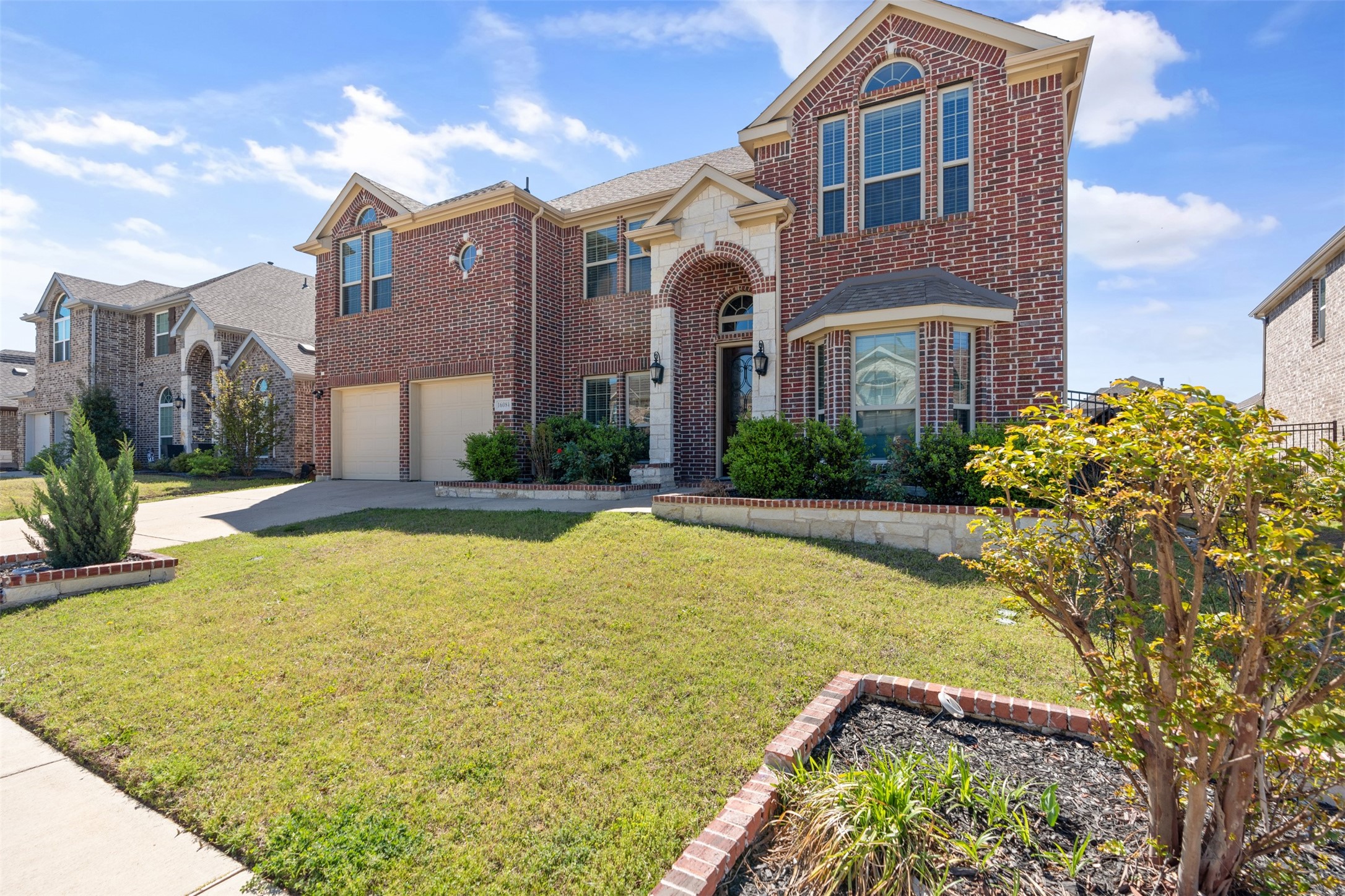 1608 Silvery Canoe Way