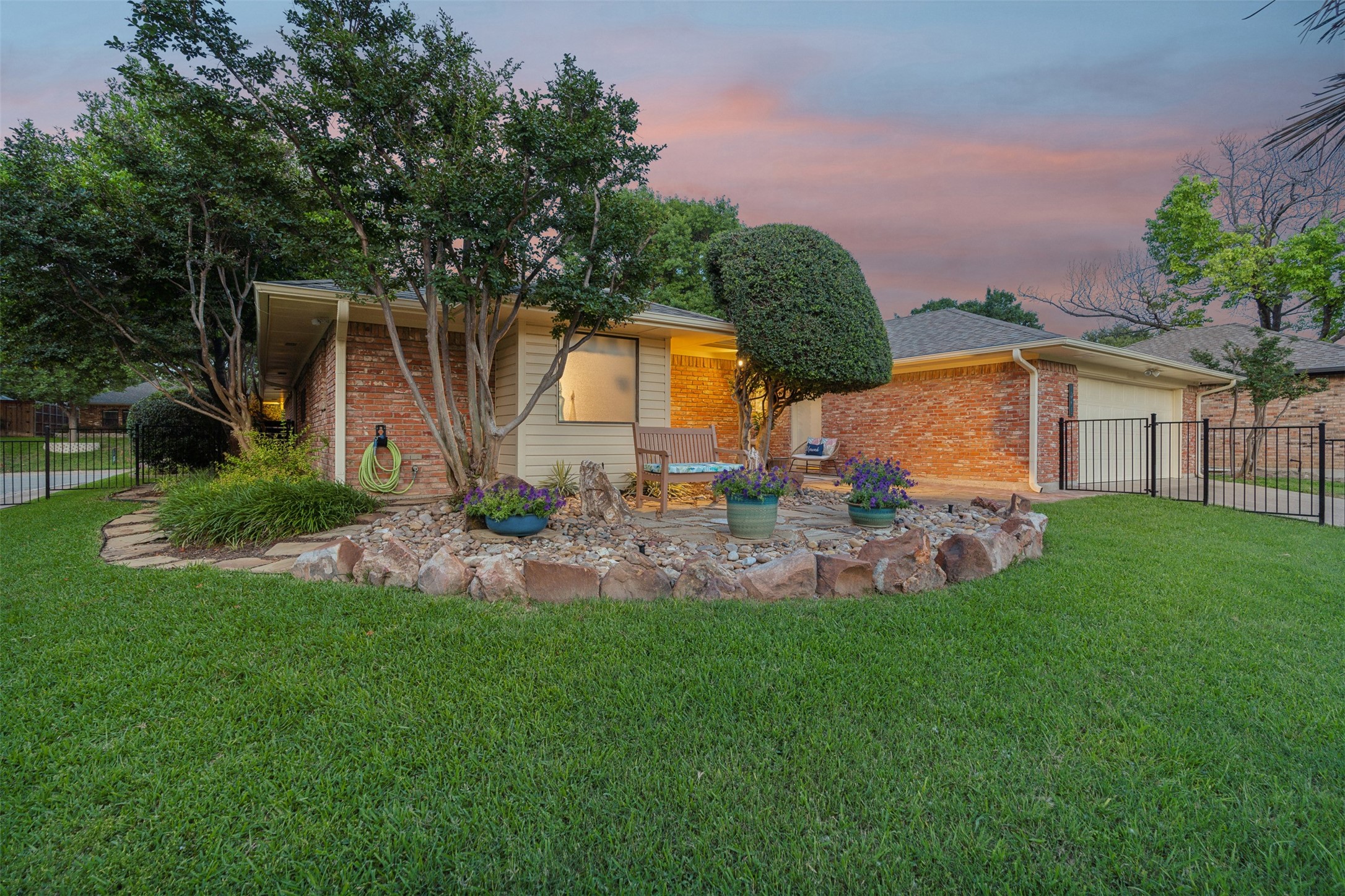 10203 Shadow Way