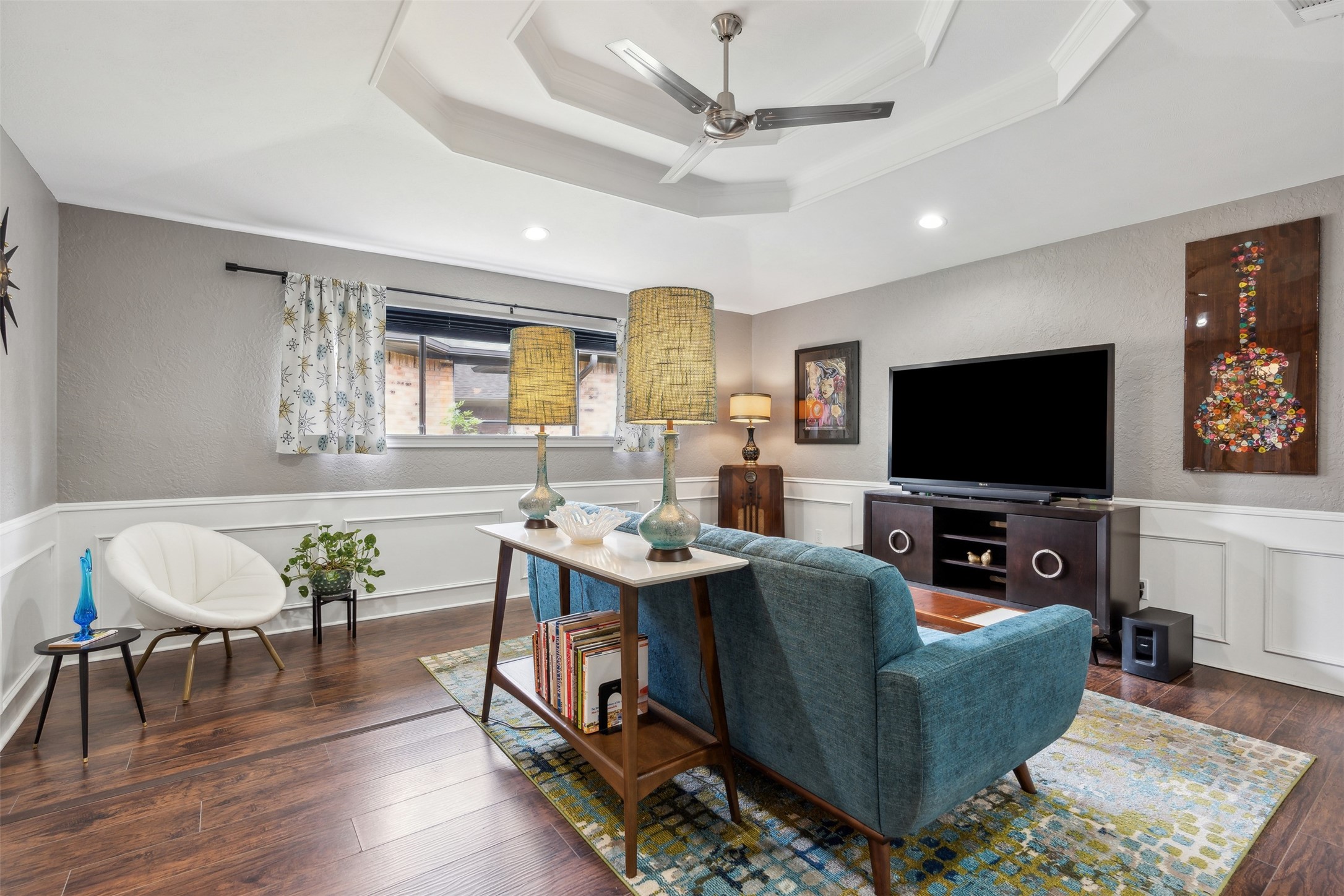 10203 Shadow Way
