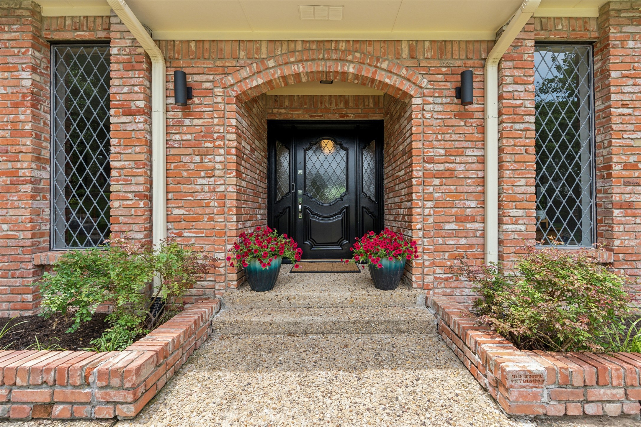 10203 Shadow Way
