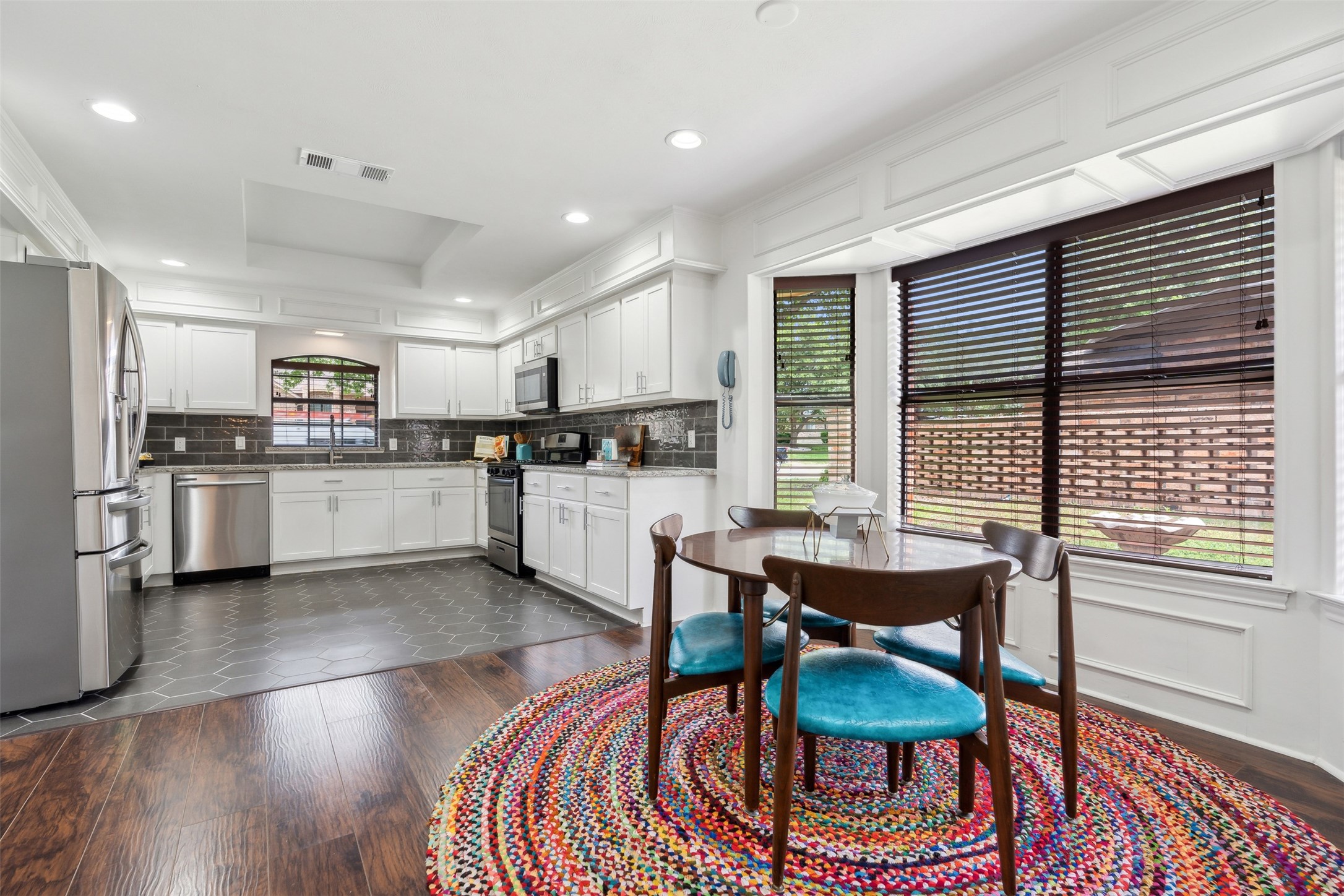 10203 Shadow Way