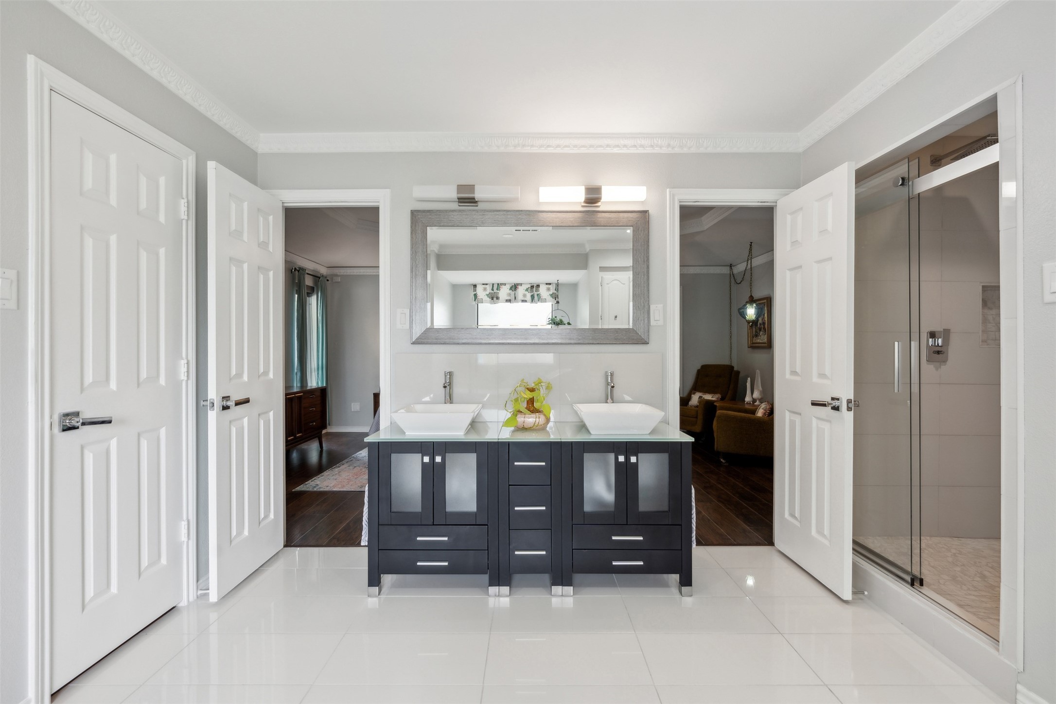 10203 Shadow Way