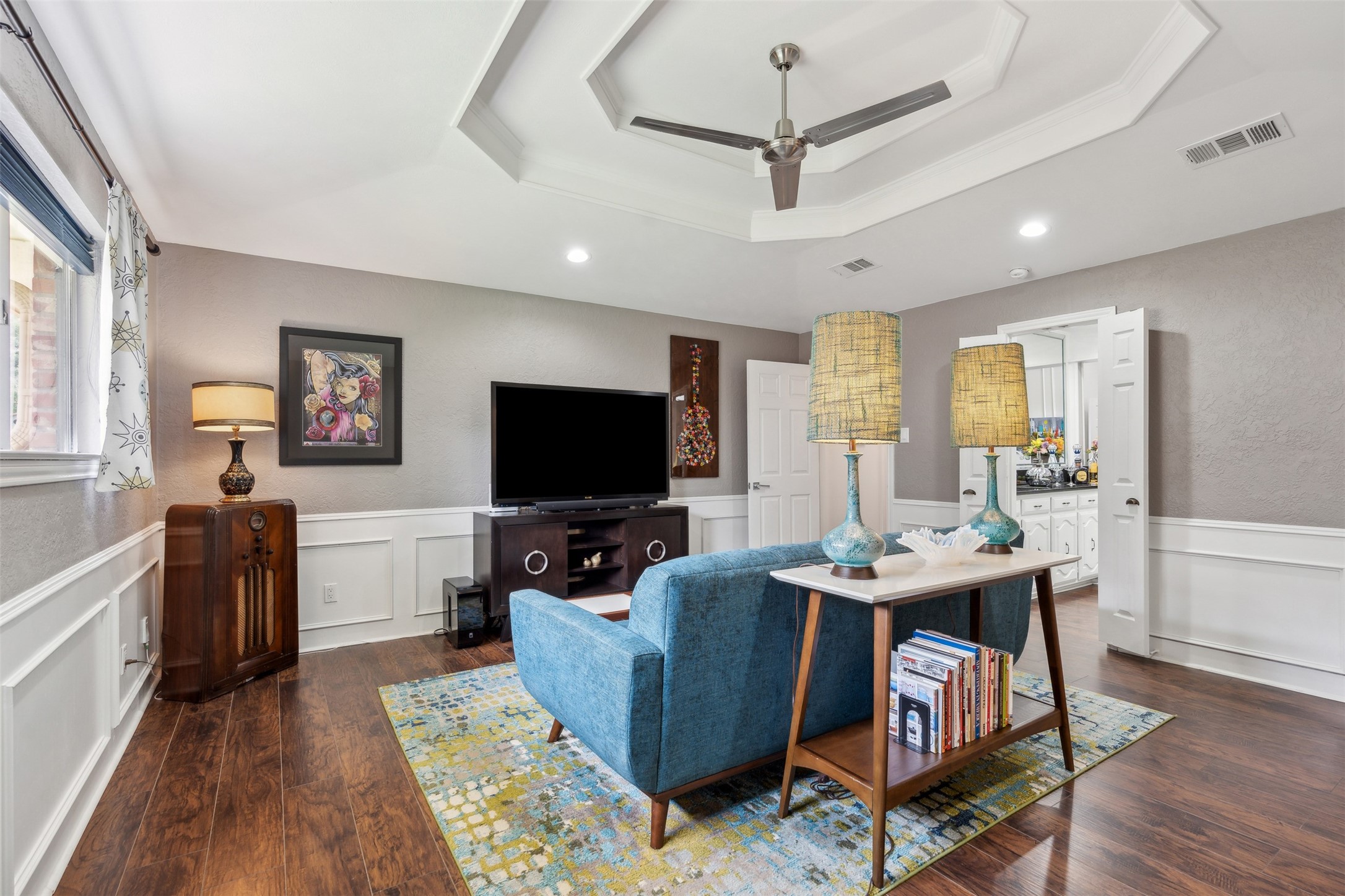10203 Shadow Way