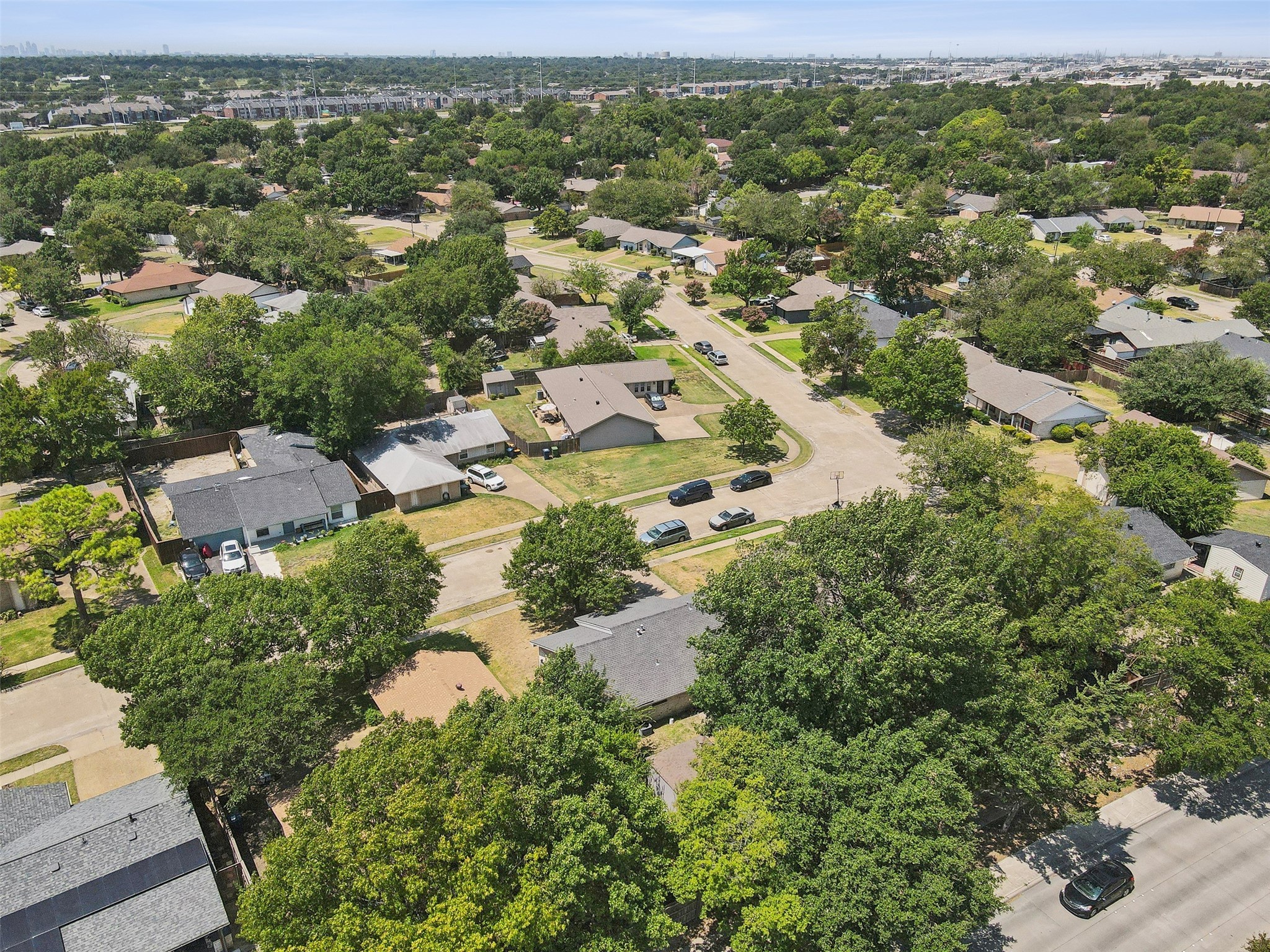 813 Greenbriar Drive