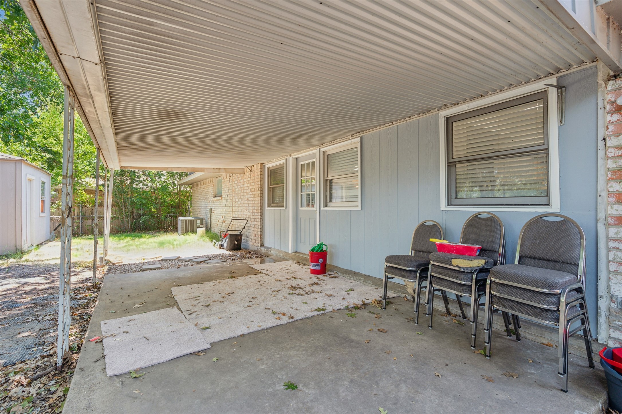 813 Greenbriar Drive