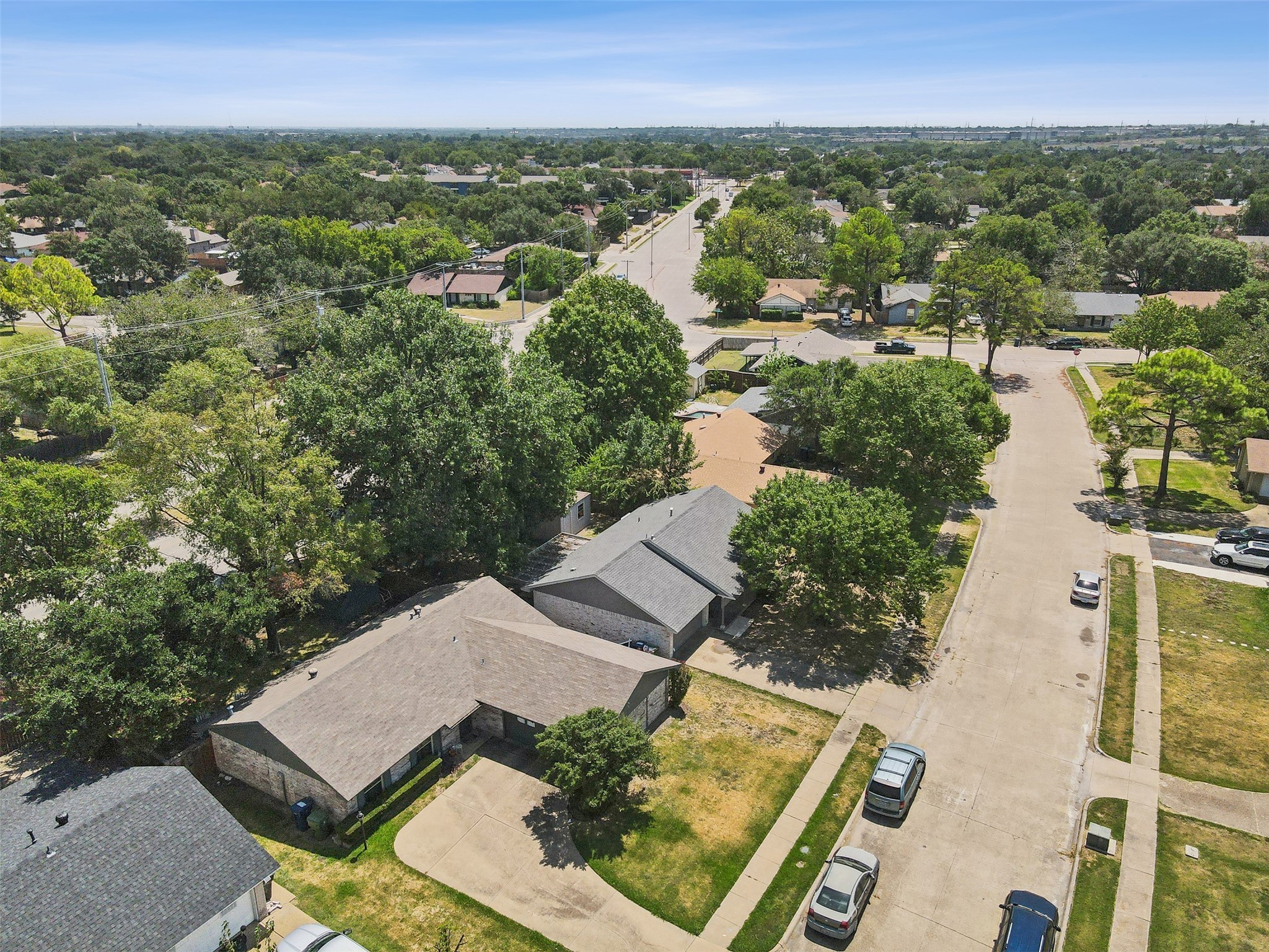 813 Greenbriar Drive