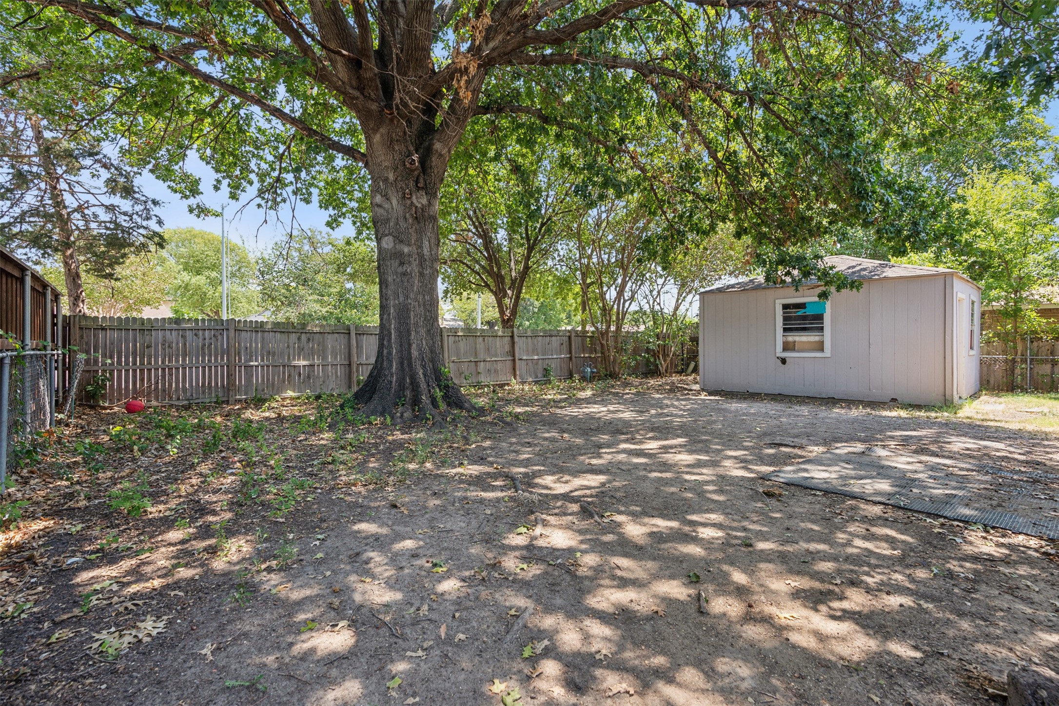 813 Greenbriar Drive