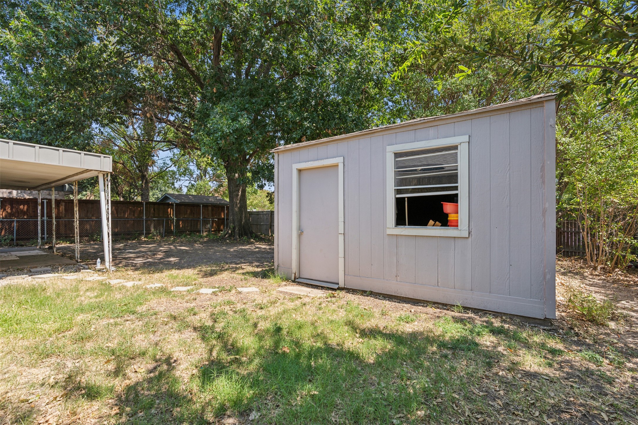 813 Greenbriar Drive