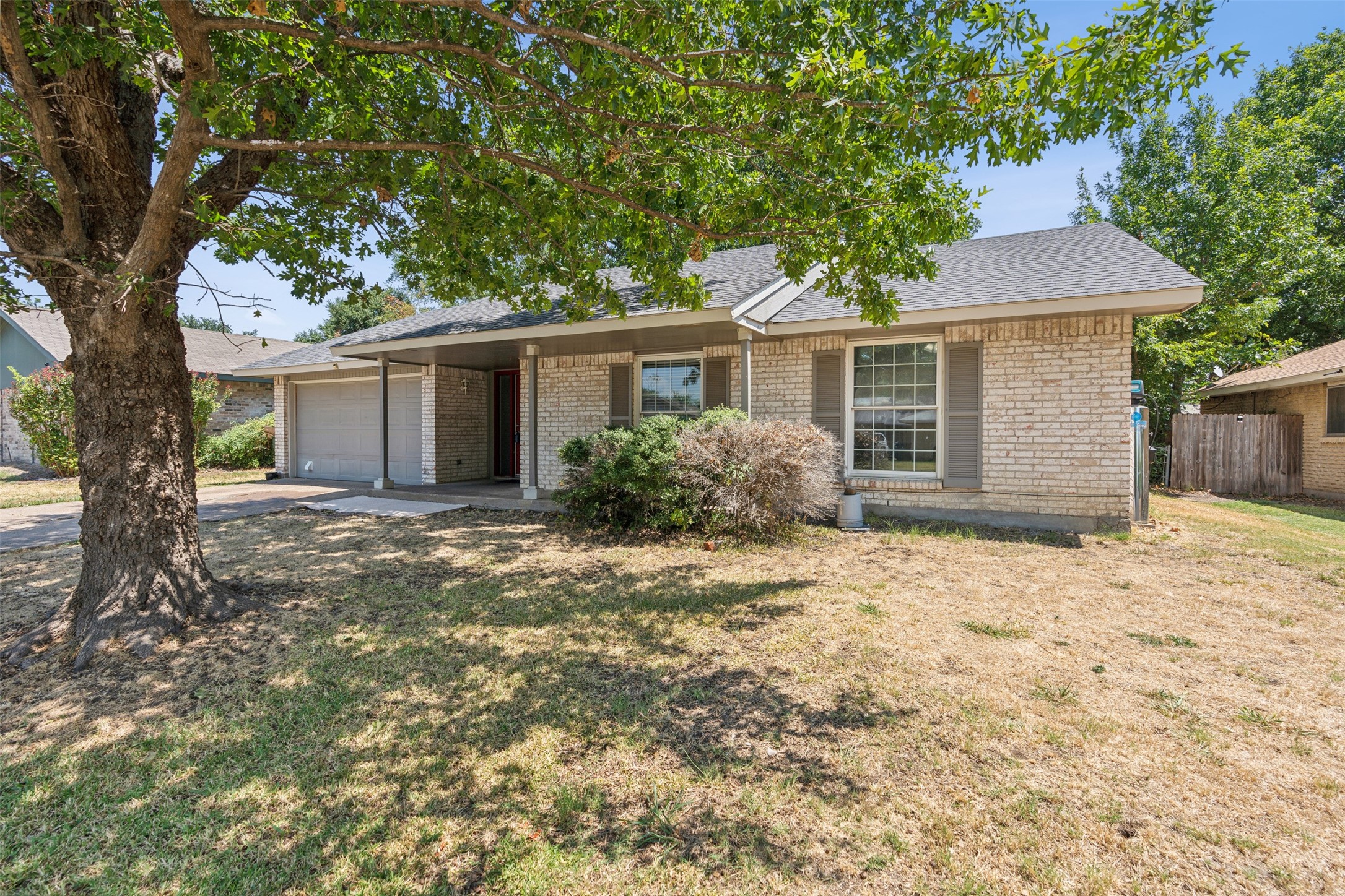 813 Greenbriar Drive