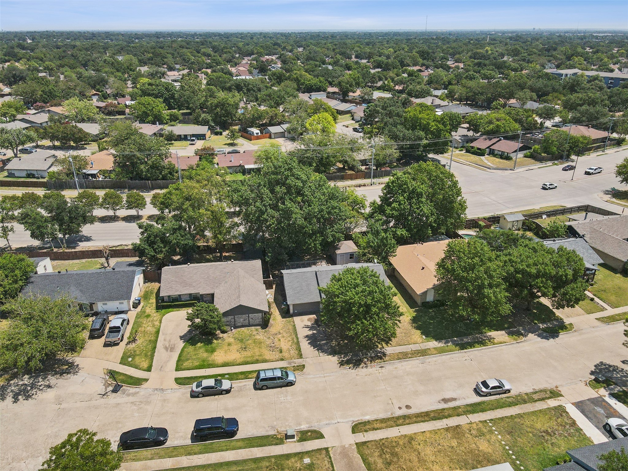 813 Greenbriar Drive