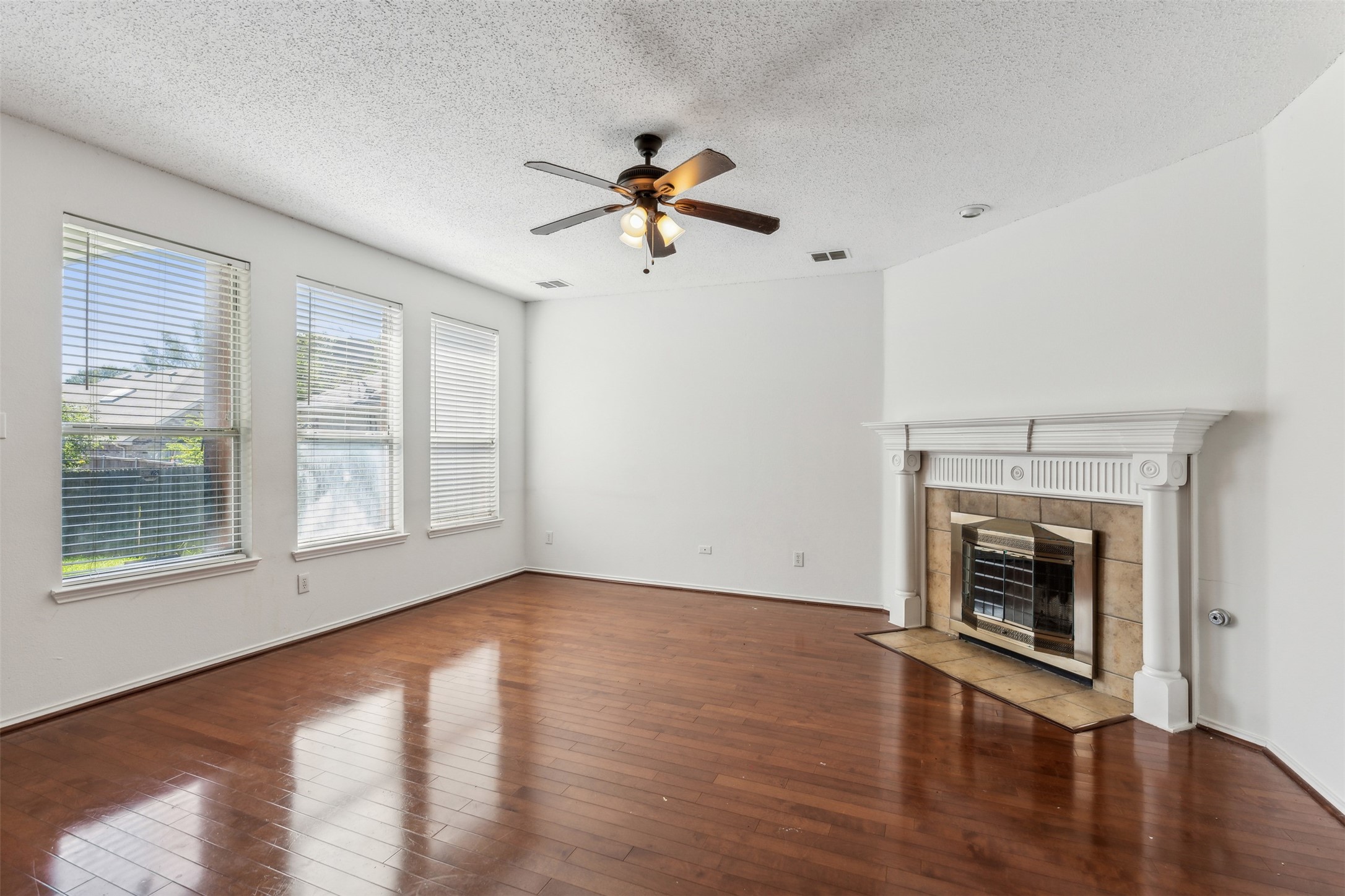 2049 Wimbledon Drive