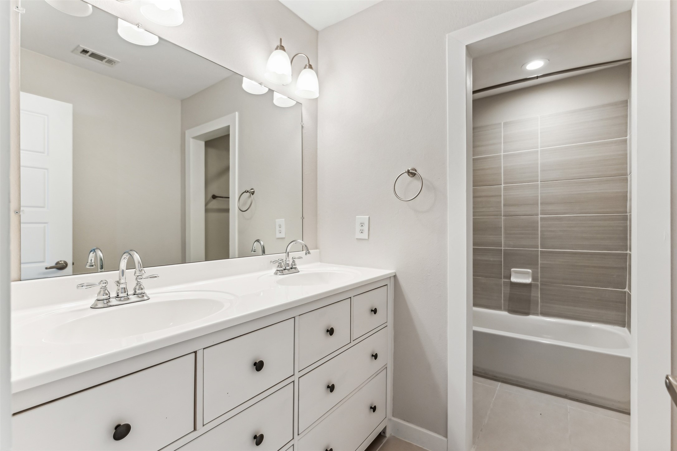 13105 Holbrook Drive